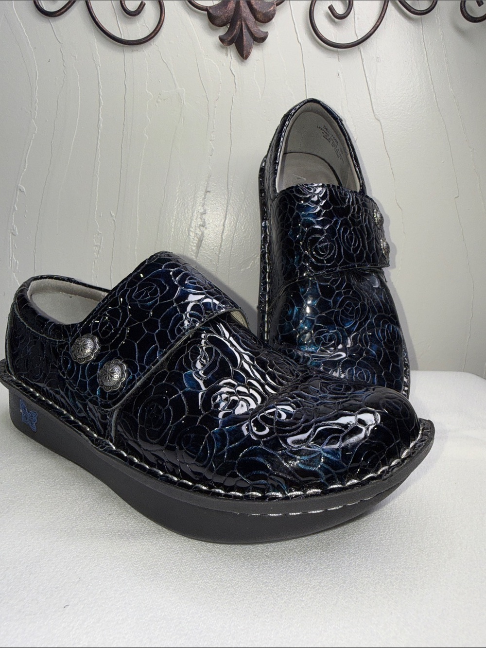 Alegria Women's Navy Blue Floral Patent Clogs